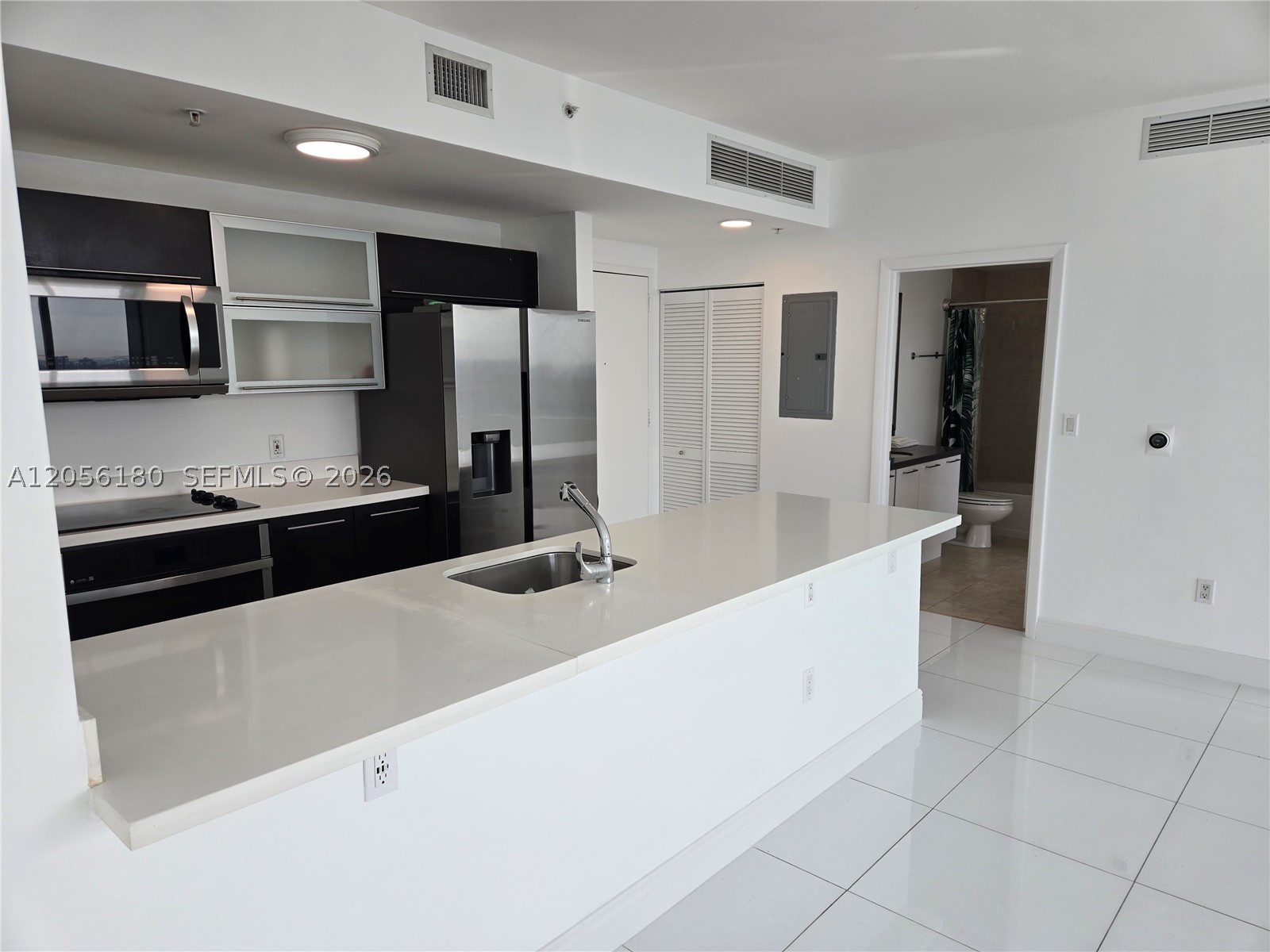 90 SW 3rd St #3006, Miami FL 33130