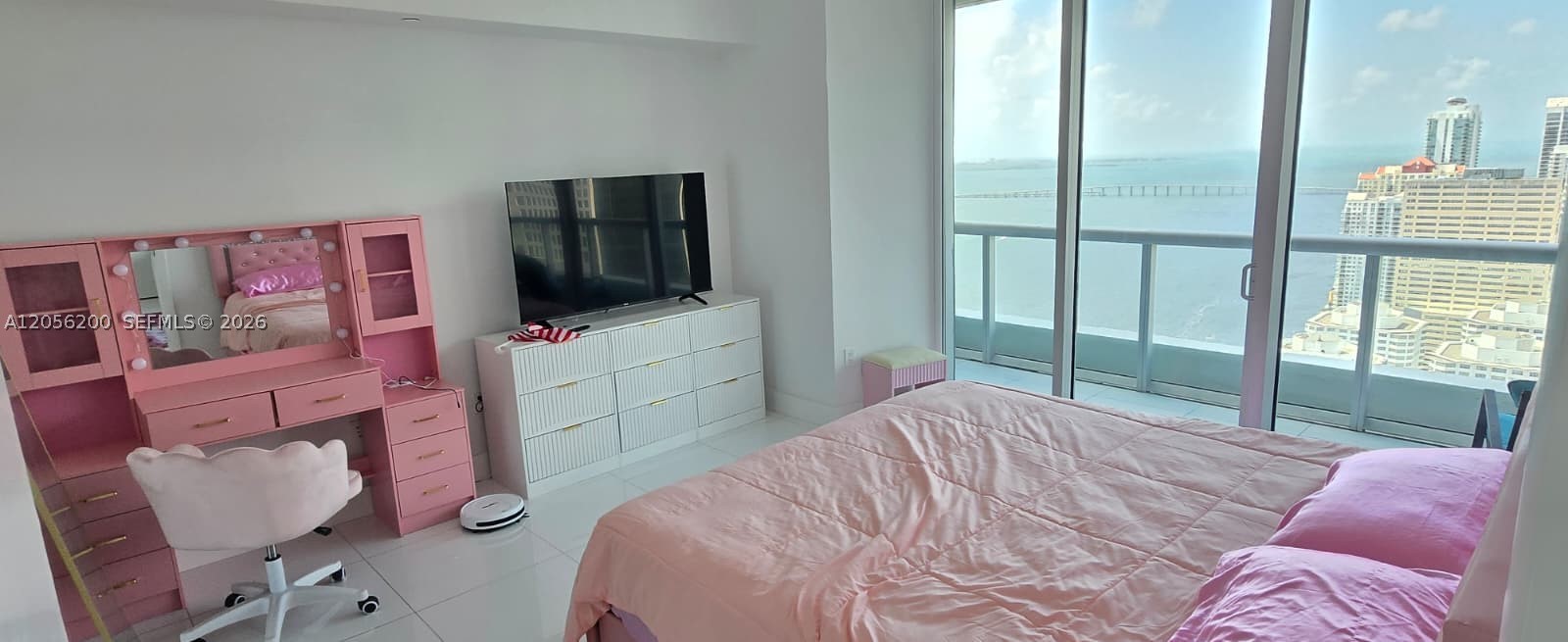 495 Brickell Ave #4205, Miami FL 33131