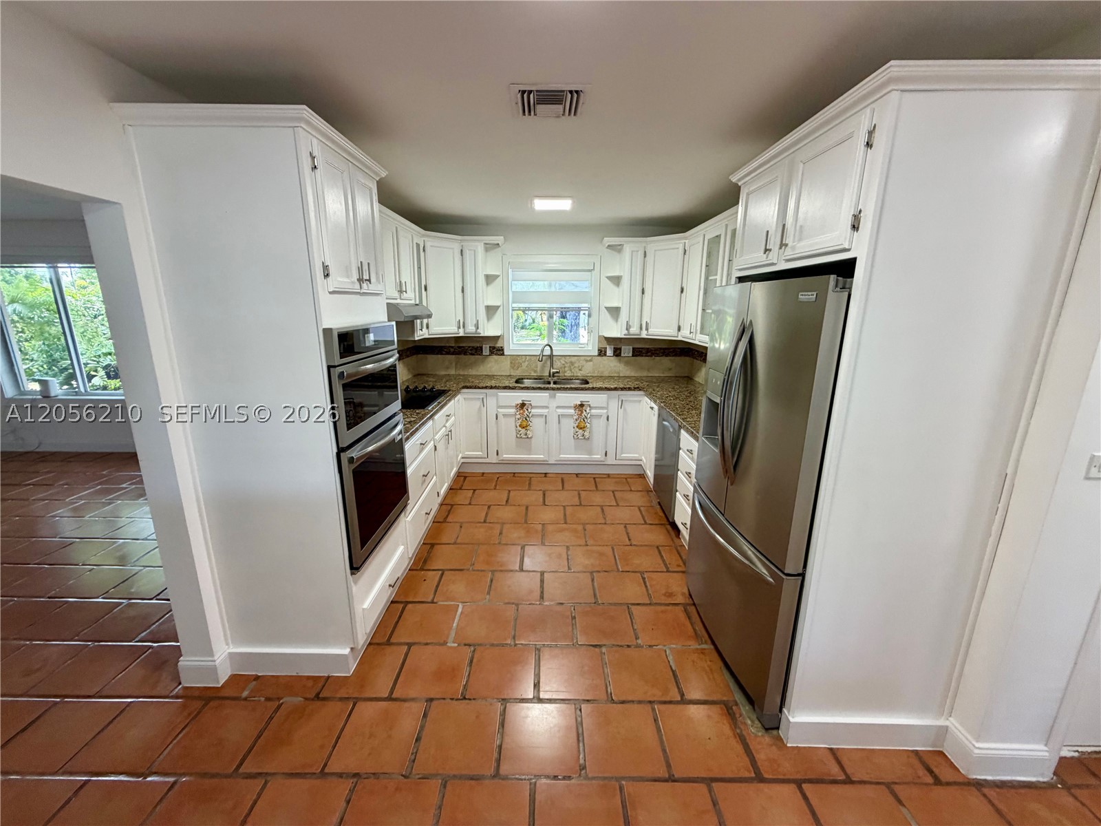 9340 Jamaica Dr, Cutler Bay FL 33189