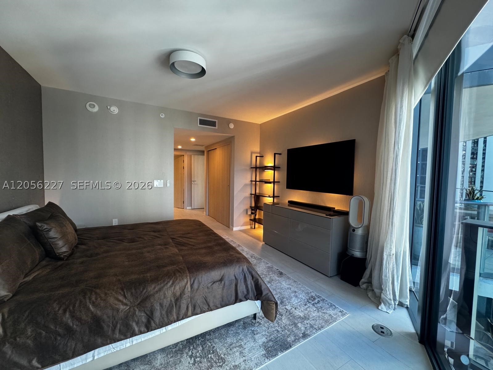 1000 Brickell Plaza #2301, Miami FL 33131