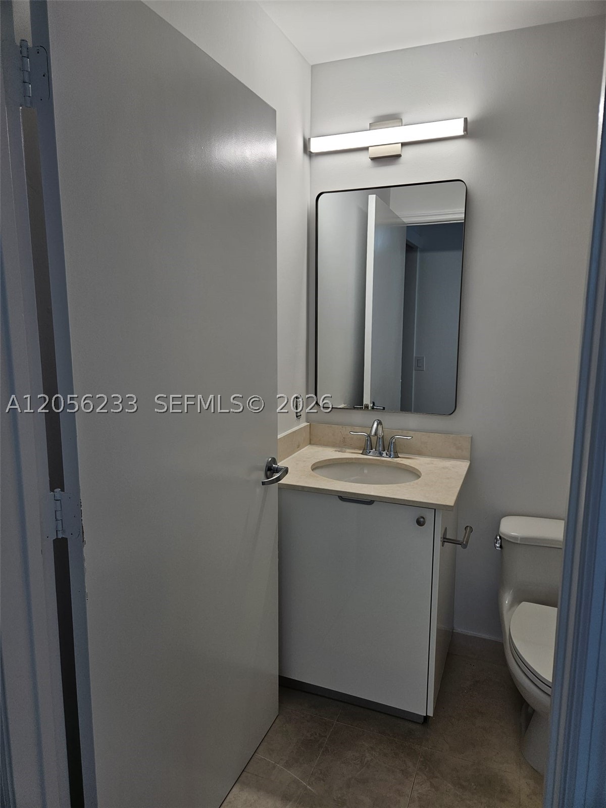 60 SW 13th St #2810, Miami FL 33130
