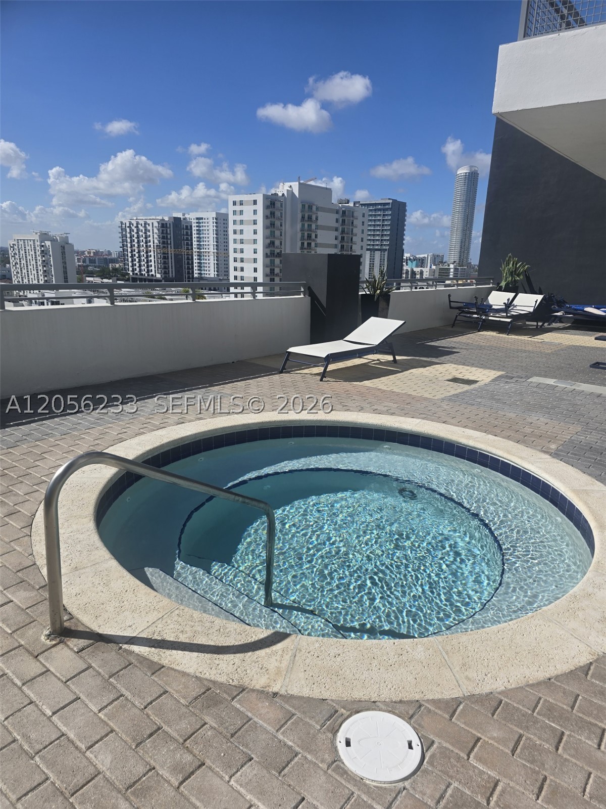 60 SW 13th St #2810, Miami FL 33130