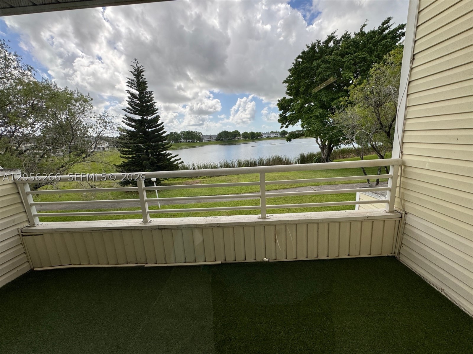 3441 NW 44th St #204, Oakland Park FL 33309
