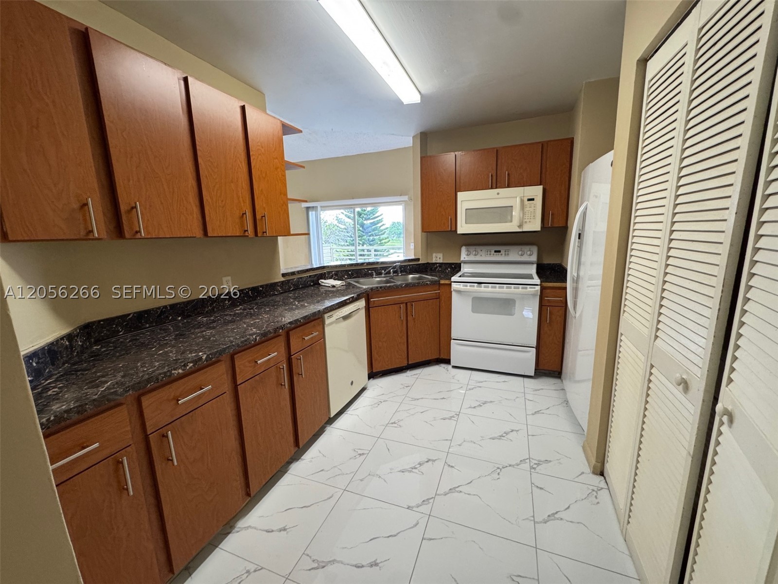 3441 NW 44th St #204, Oakland Park FL 33309