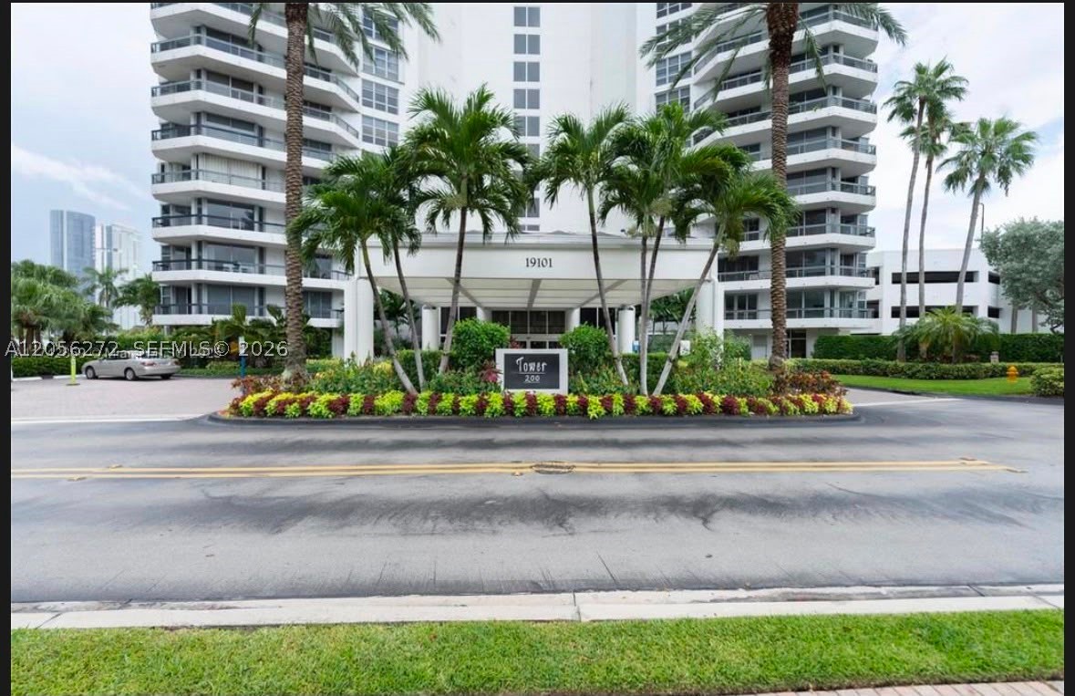 19101 NE 36th Ct #304, Aventura FL 33180