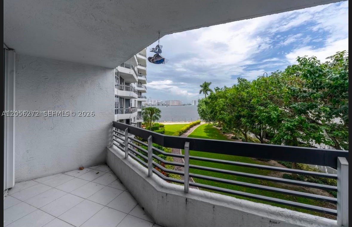 19101 NE 36th Ct #304, Aventura FL 33180