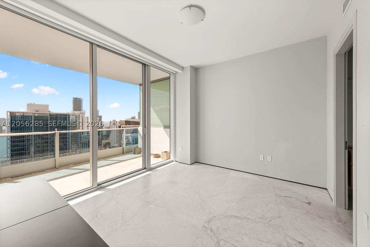 200 Biscayne Boulevard Way #5104, Miami FL 33131