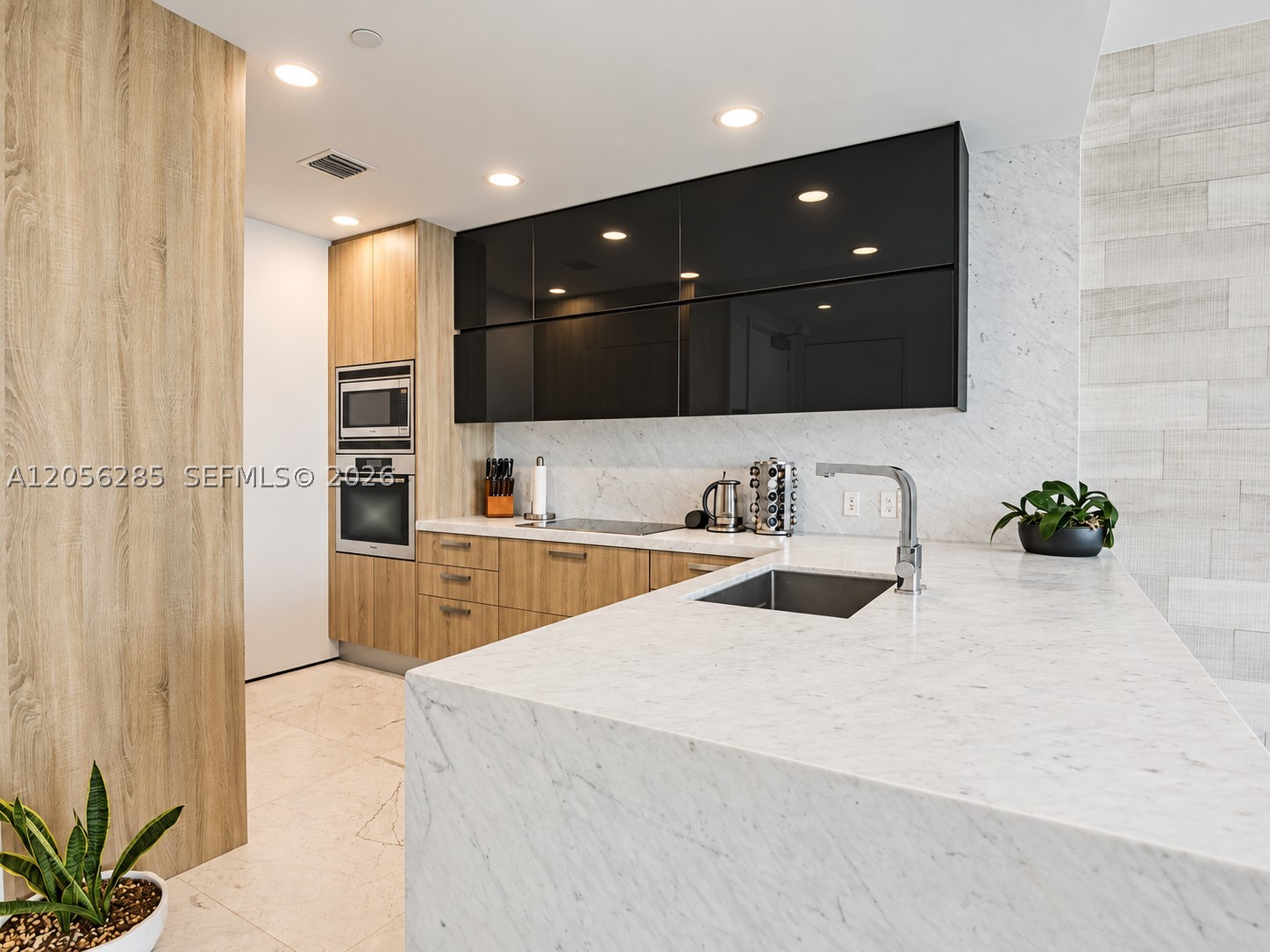 200 Biscayne Boulevard Way #5104, Miami FL 33131