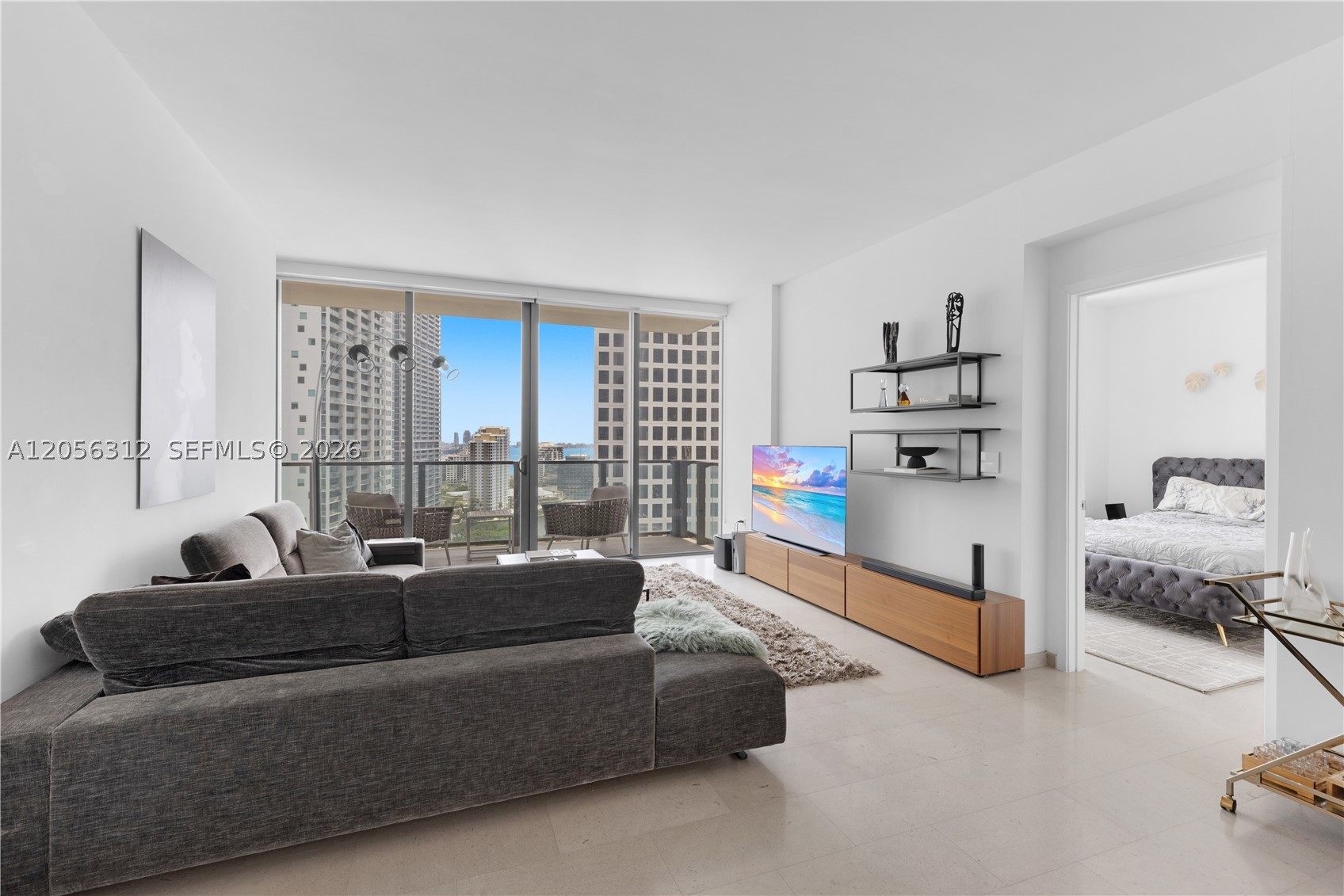 68 SE 6th St #1907, Miami FL 33131
