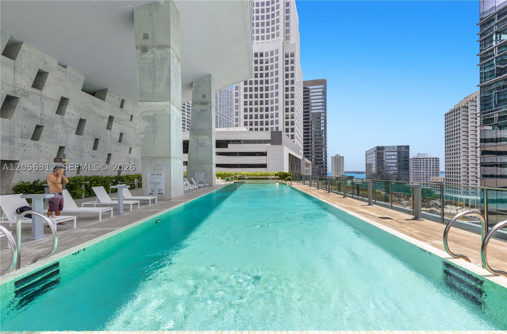 68 SE 6th St #1907, Miami FL 33131