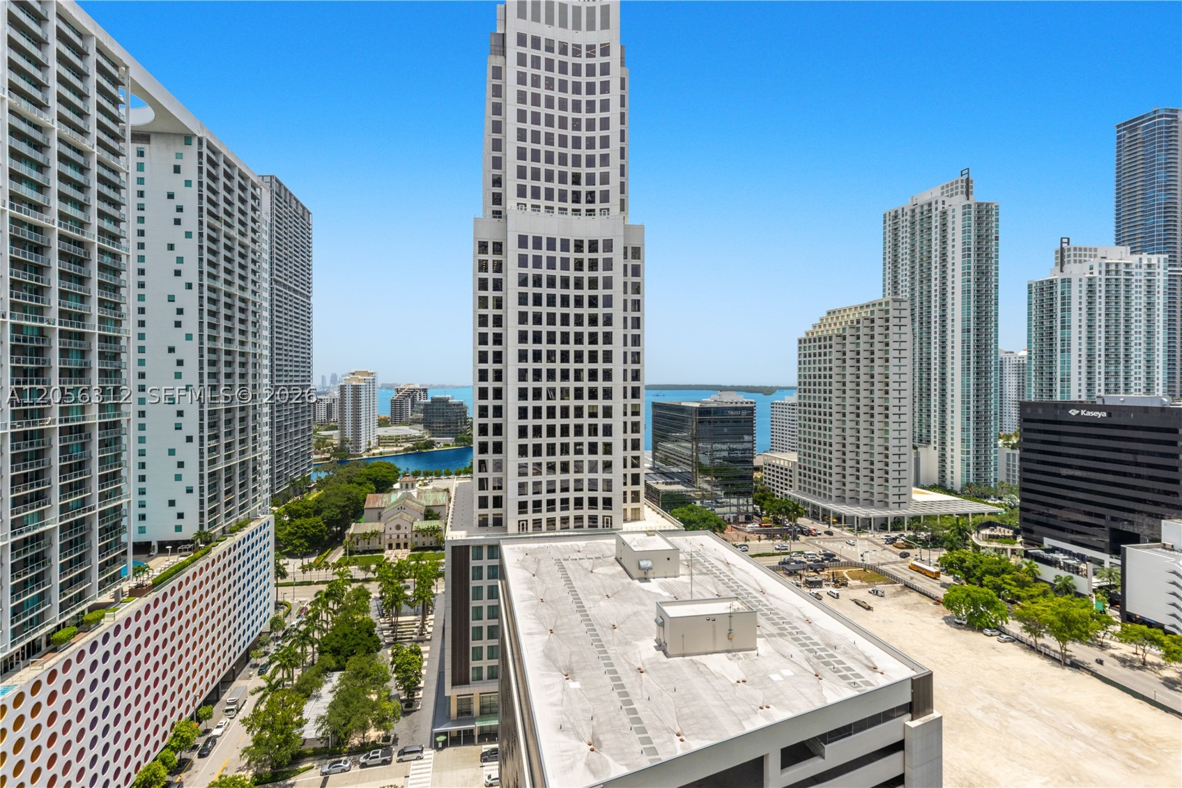 68 SE 6th St #1907, Miami FL 33131