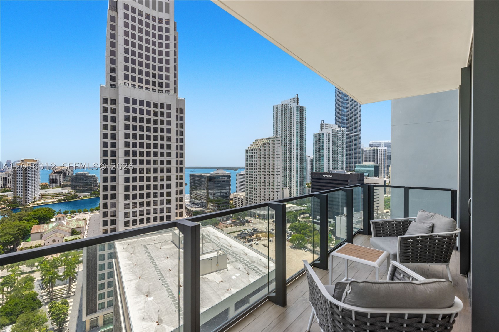68 SE 6th St #1907, Miami FL 33131