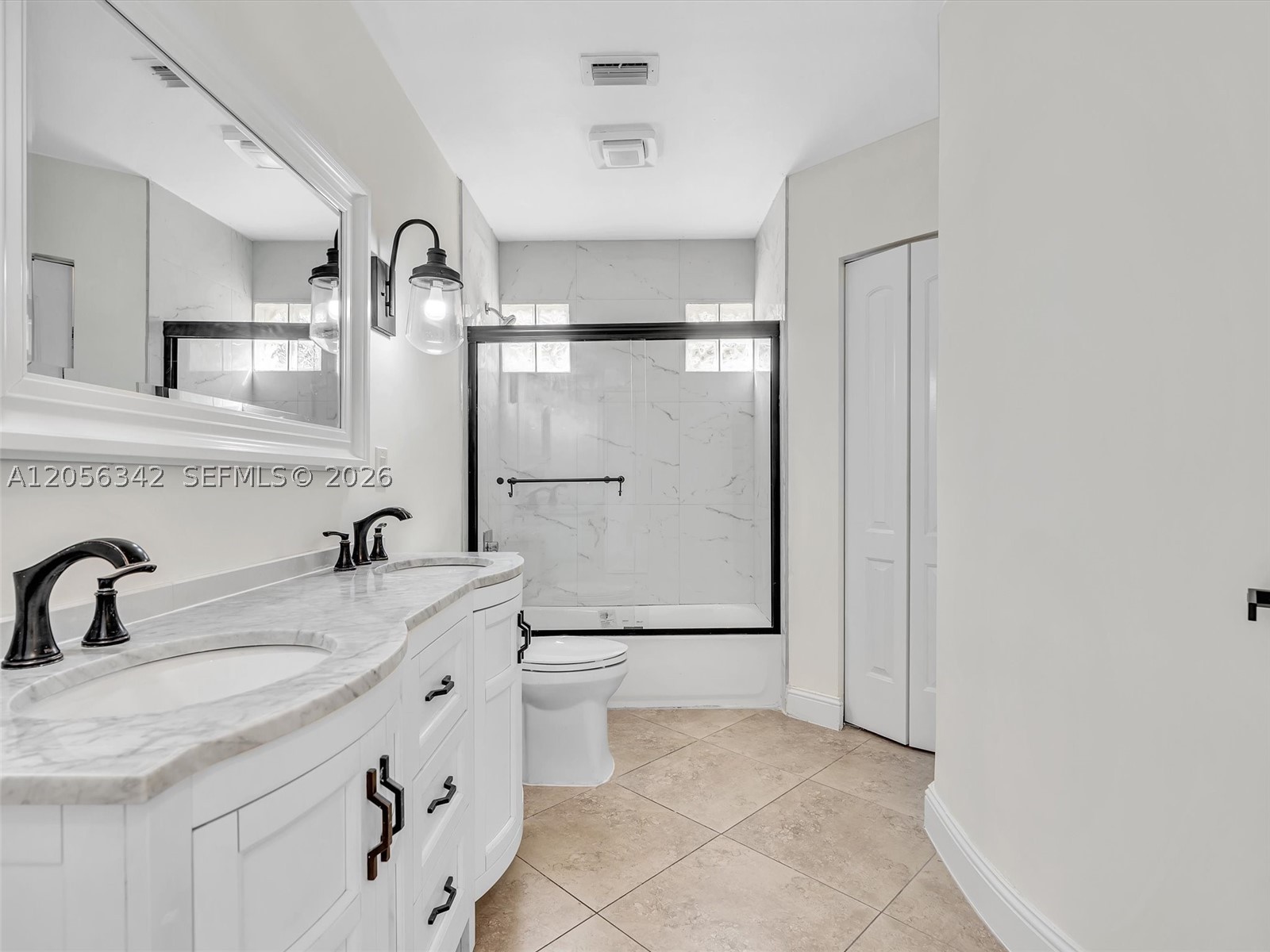 11407 Lakeview Dr, Coral Springs FL 33071
