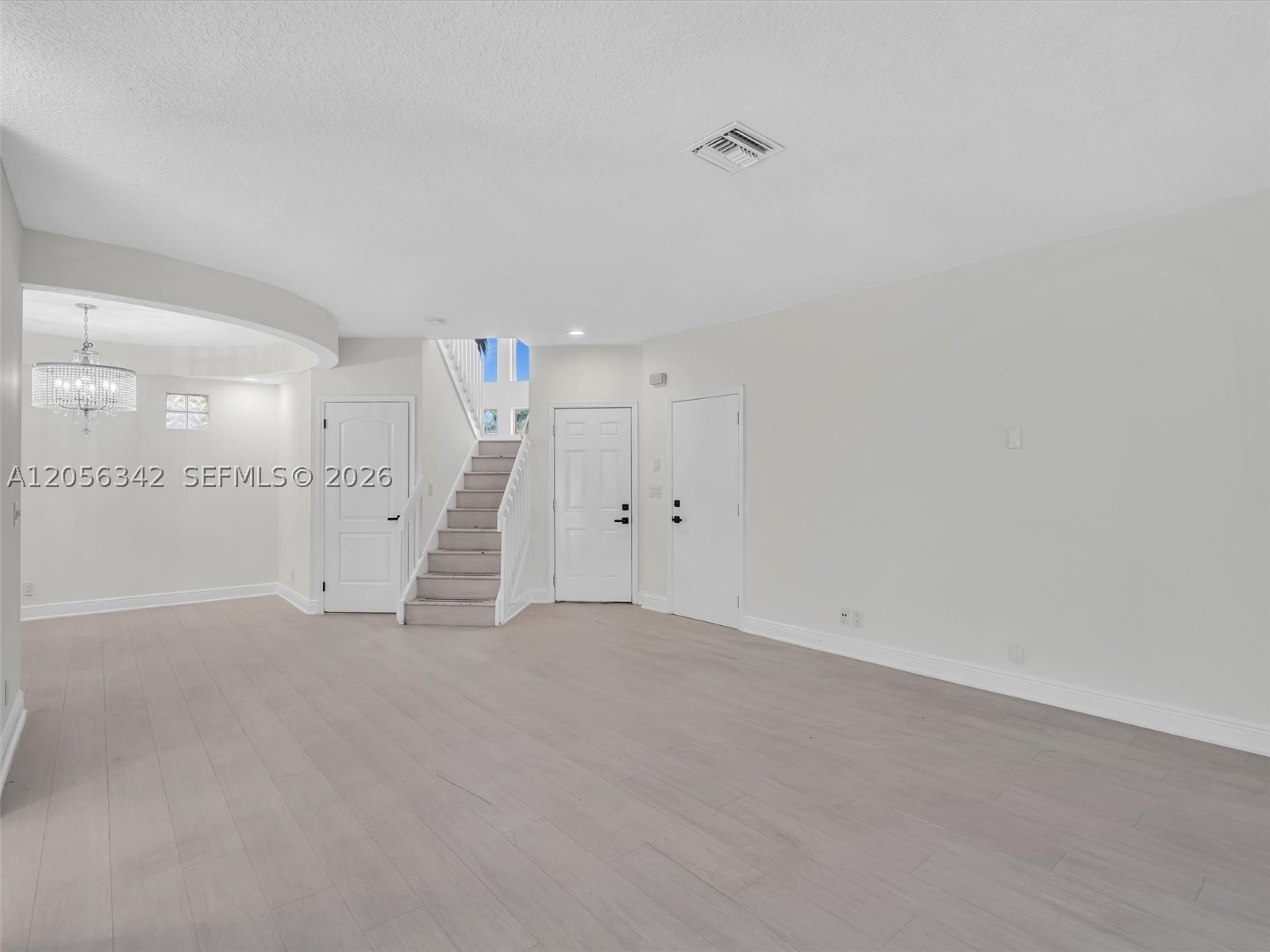 11407 Lakeview Dr, Coral Springs FL 33071