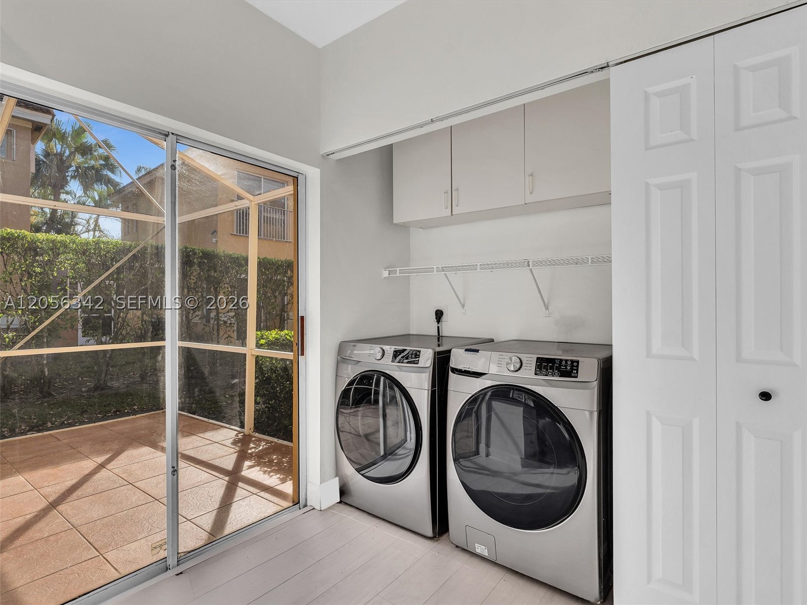 11407 Lakeview Dr, Coral Springs FL 33071