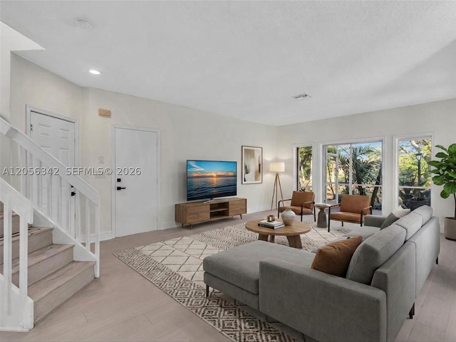 11407 Lakeview Dr, Coral Springs FL 33071