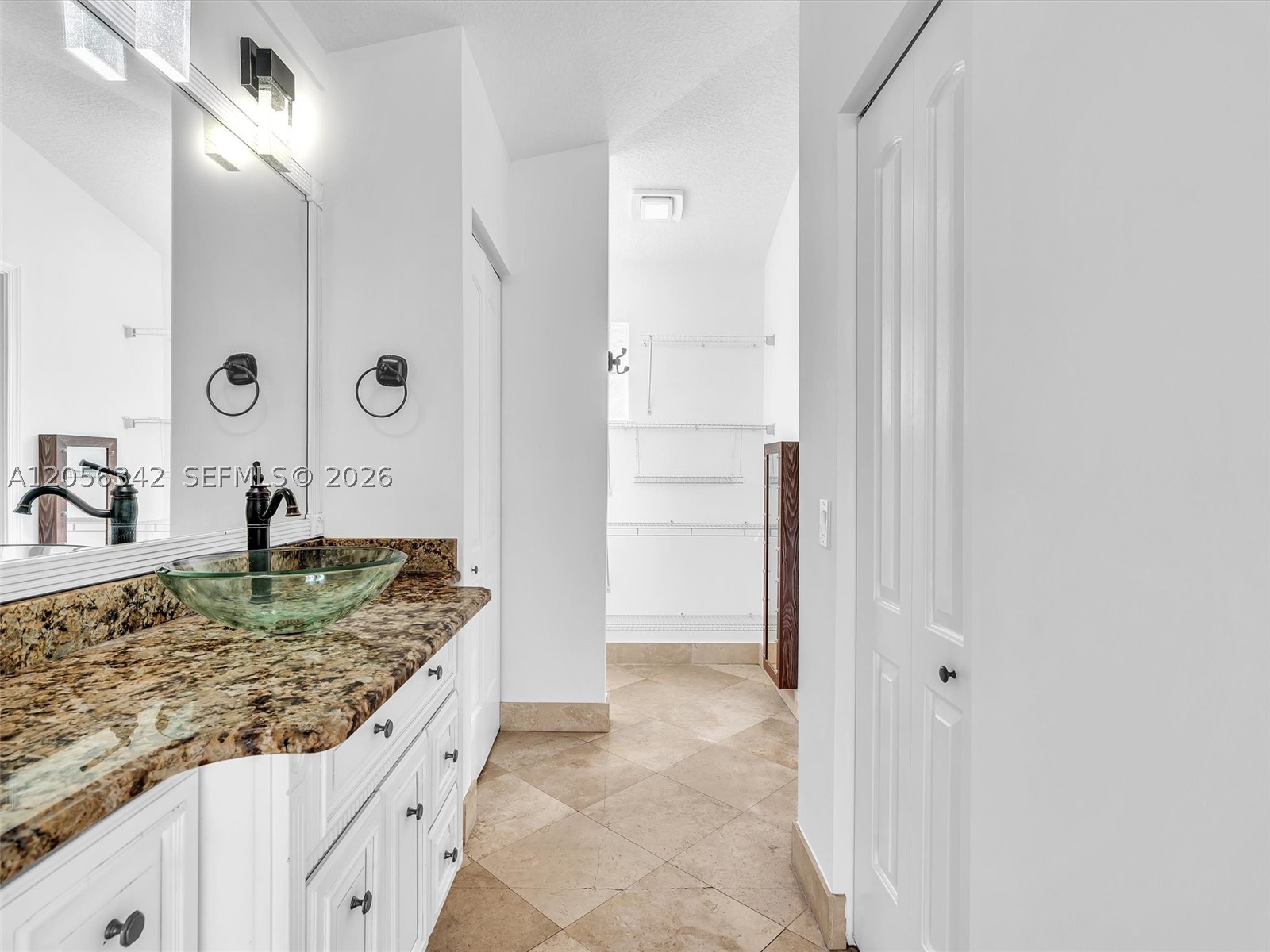11407 Lakeview Dr, Coral Springs FL 33071