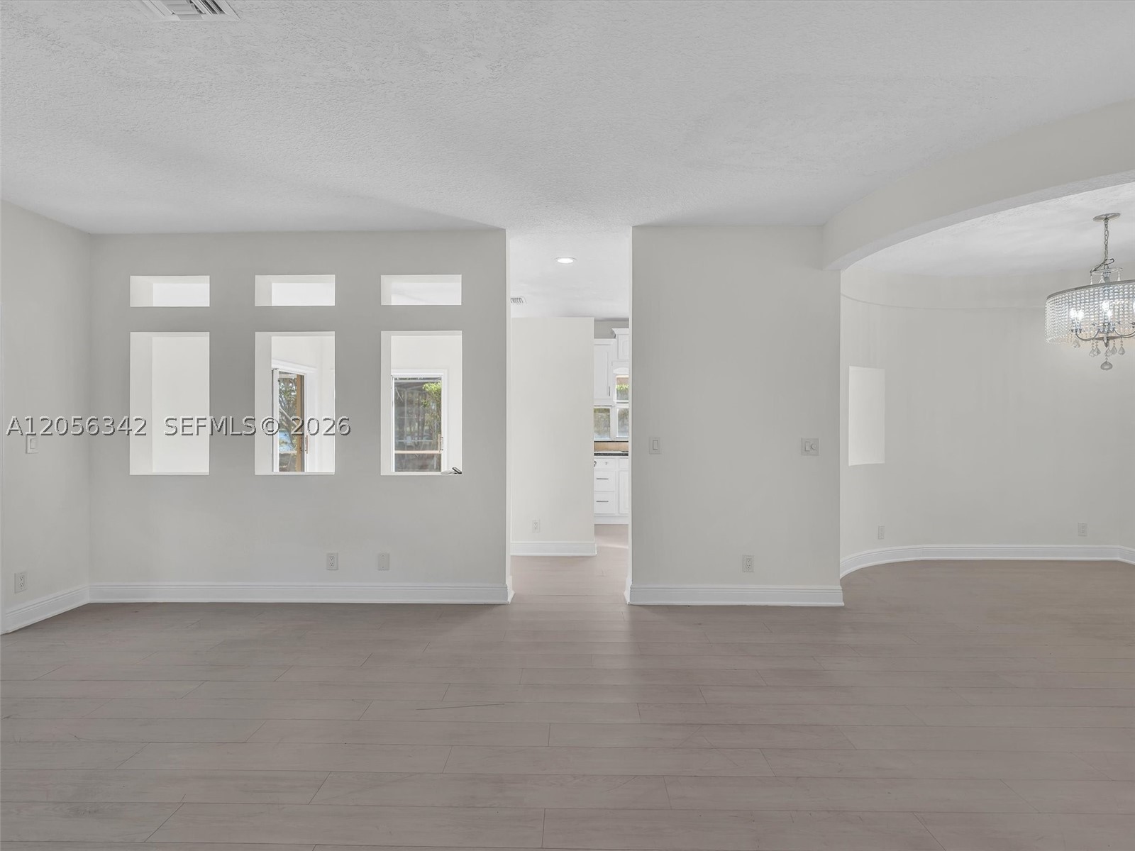 11407 Lakeview Dr, Coral Springs FL 33071