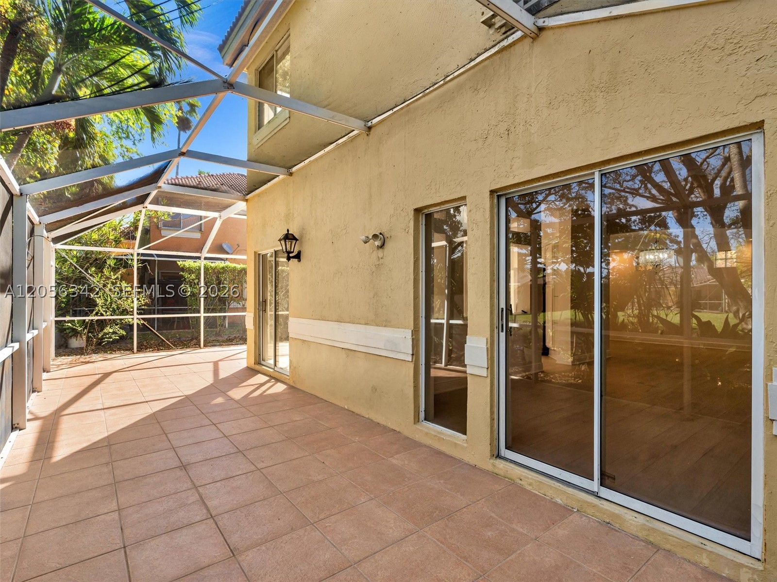 11407 Lakeview Dr, Coral Springs FL 33071