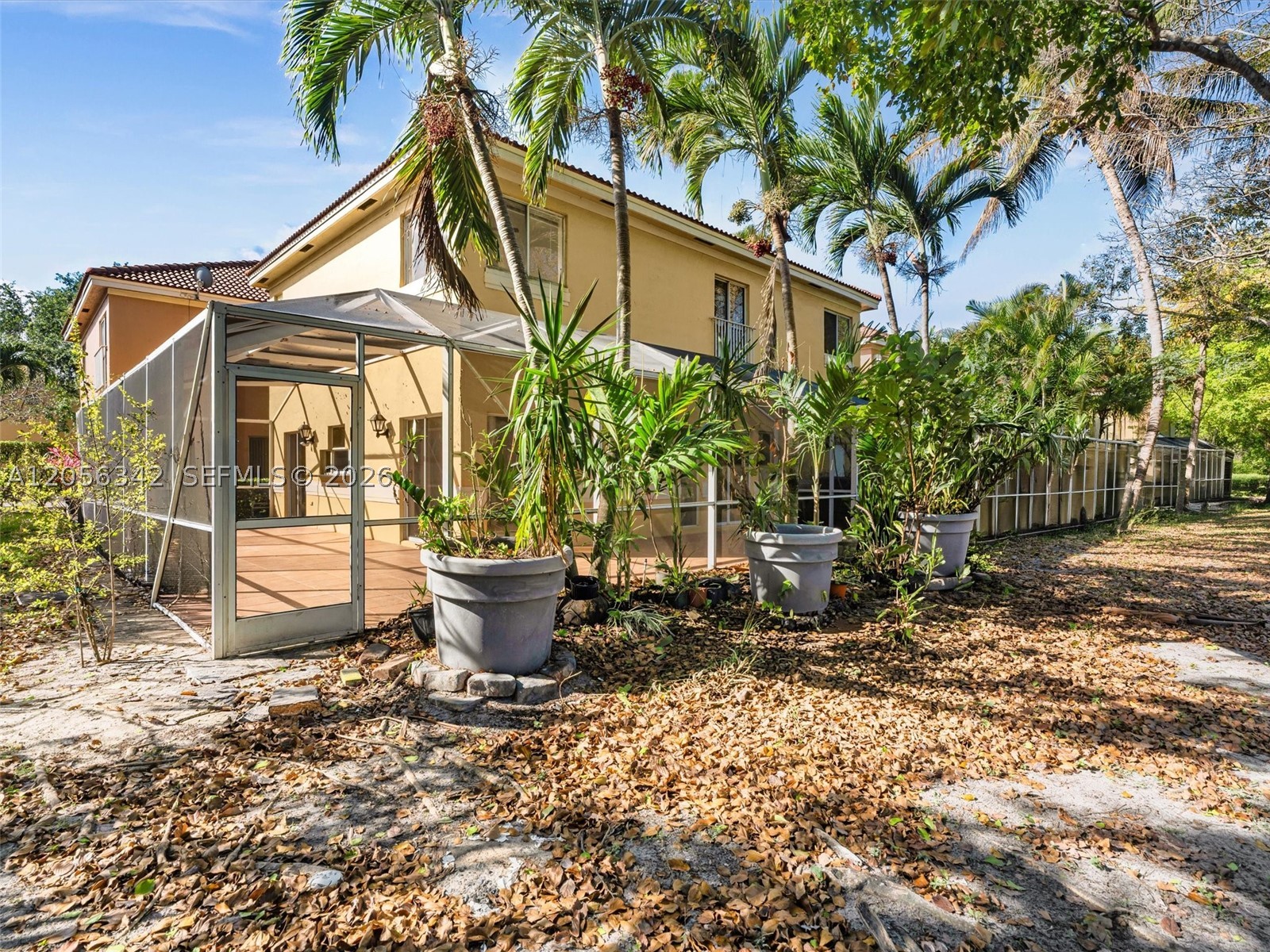 11407 Lakeview Dr, Coral Springs FL 33071
