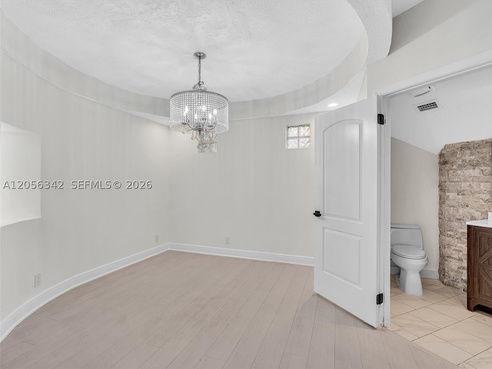 11407 Lakeview Dr, Coral Springs FL 33071
