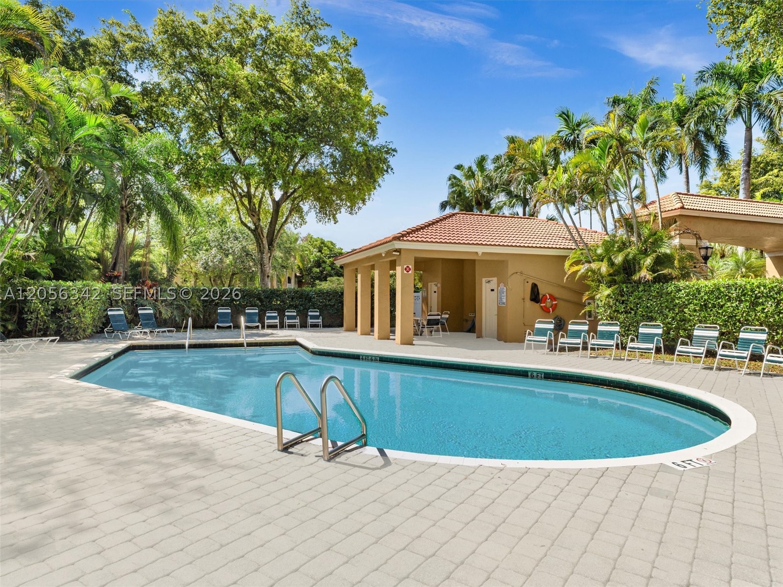 11407 Lakeview Dr, Coral Springs FL 33071