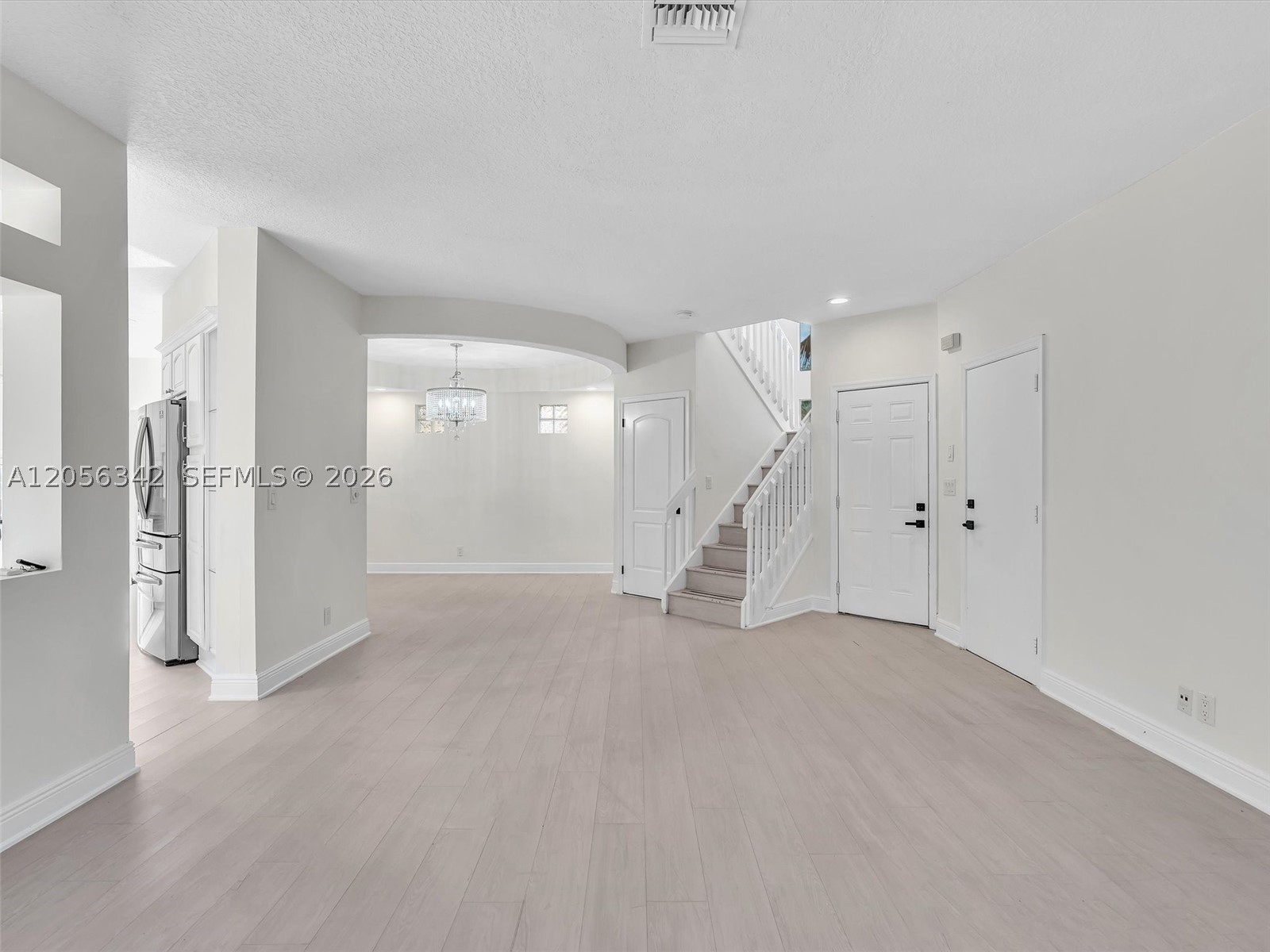 11407 Lakeview Dr, Coral Springs FL 33071