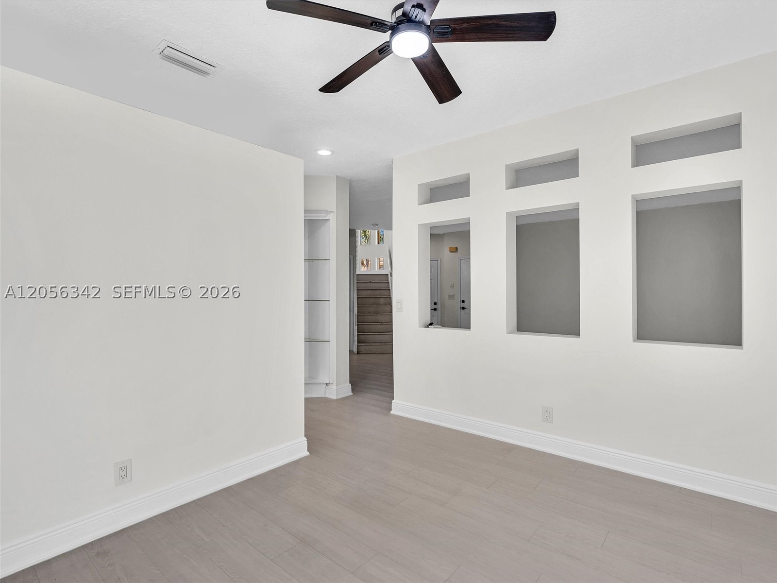 11407 Lakeview Dr, Coral Springs FL 33071