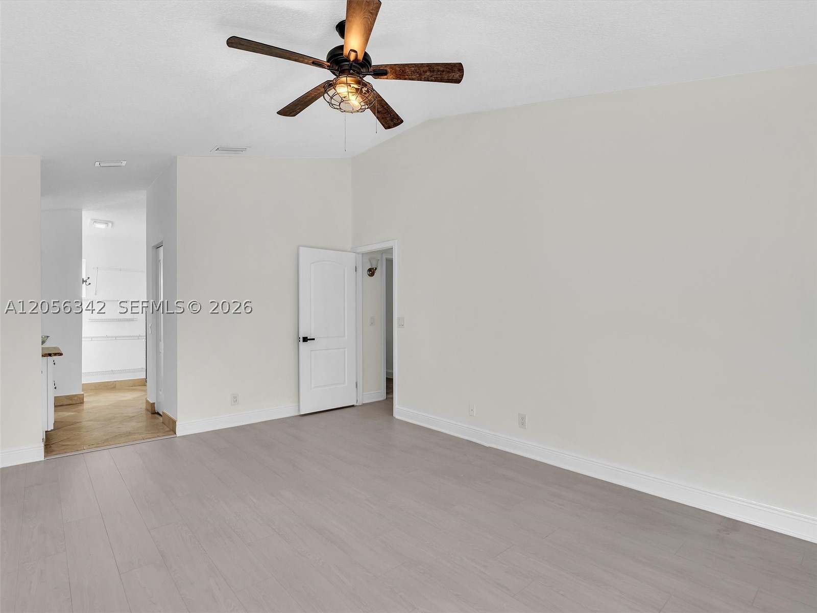 11407 Lakeview Dr, Coral Springs FL 33071