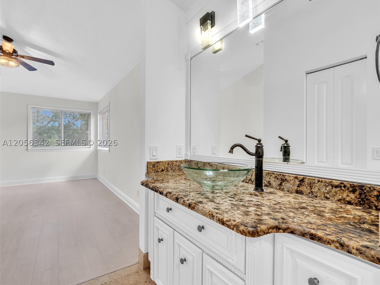 11407 Lakeview Dr, Coral Springs FL 33071