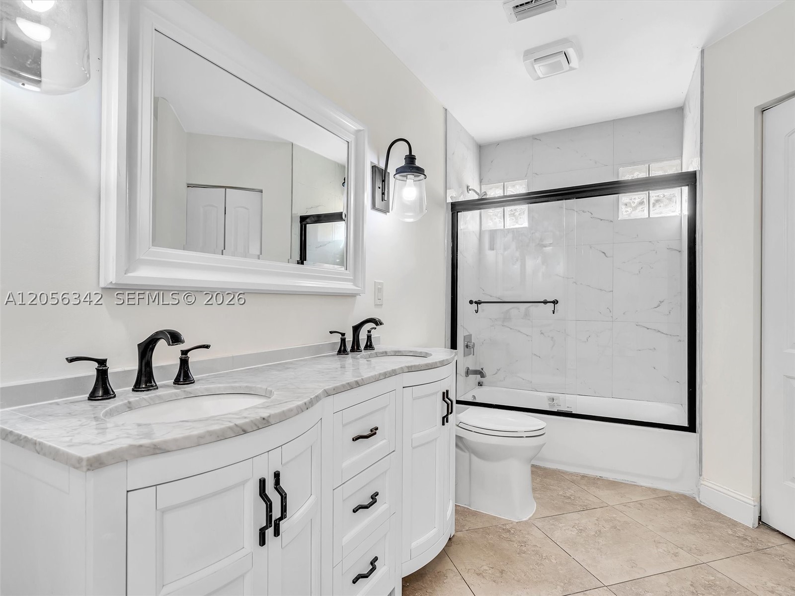 11407 Lakeview Dr, Coral Springs FL 33071