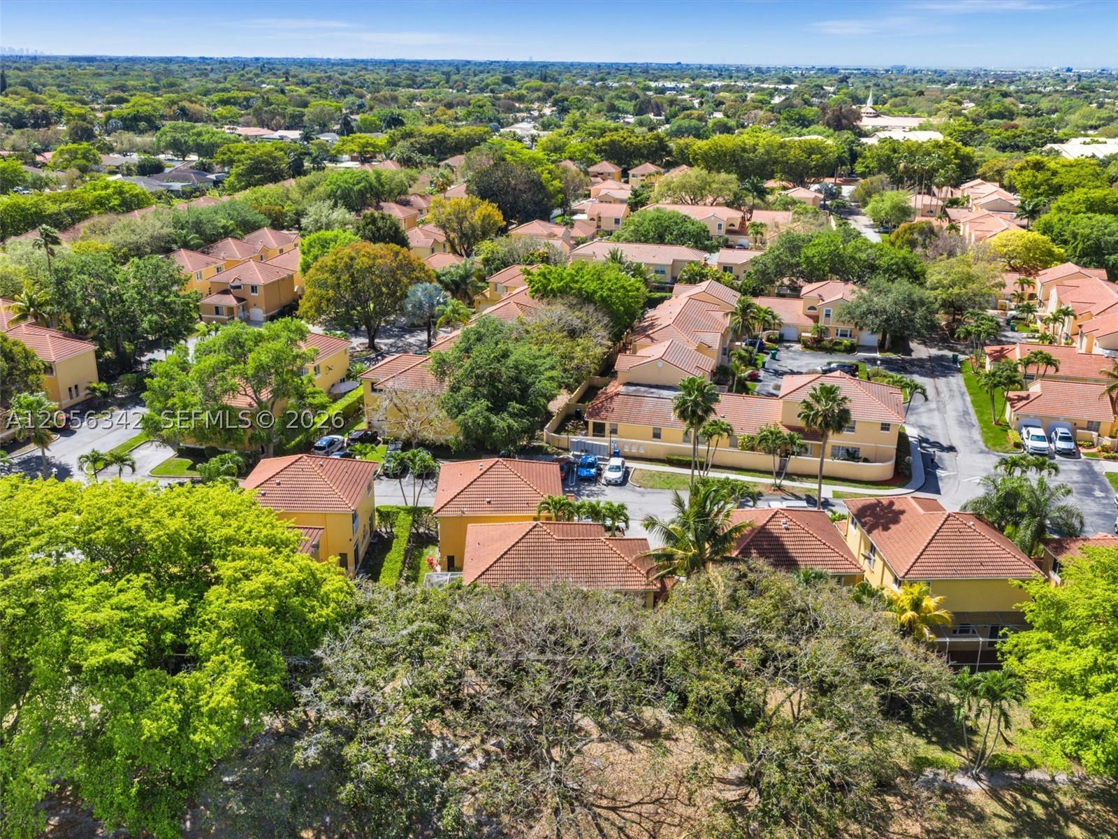 11407 Lakeview Dr, Coral Springs FL 33071