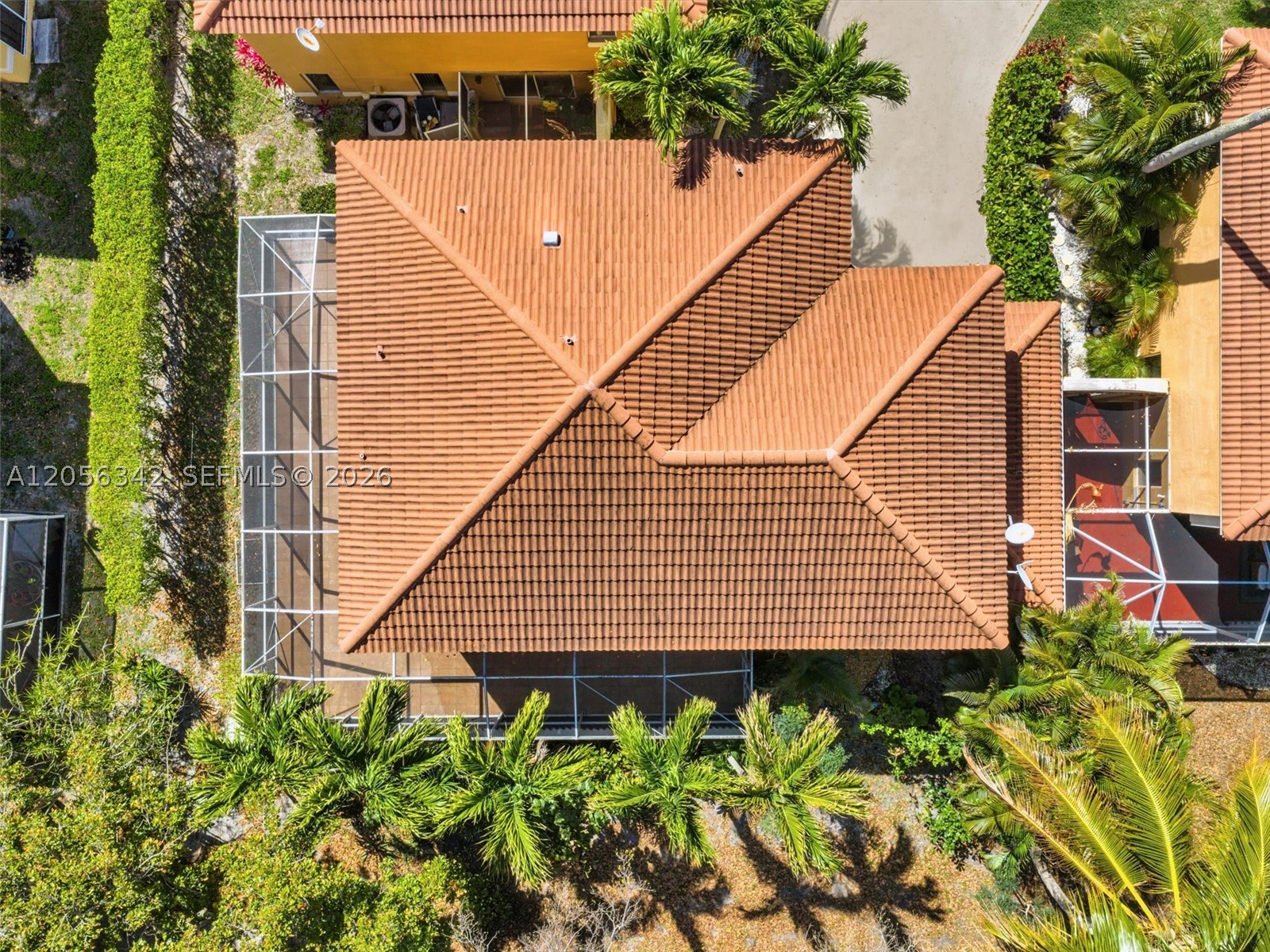11407 Lakeview Dr, Coral Springs FL 33071