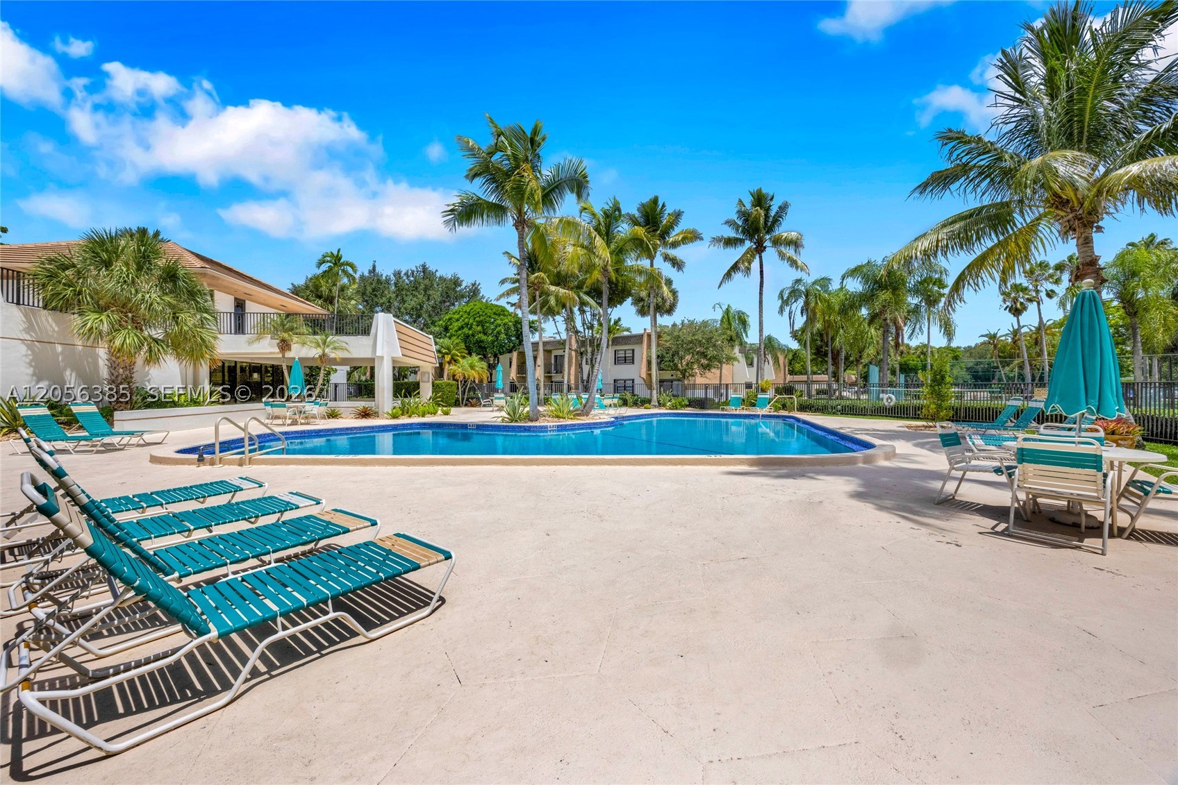 8261 SW 128th St #207, Pinecrest FL 33156