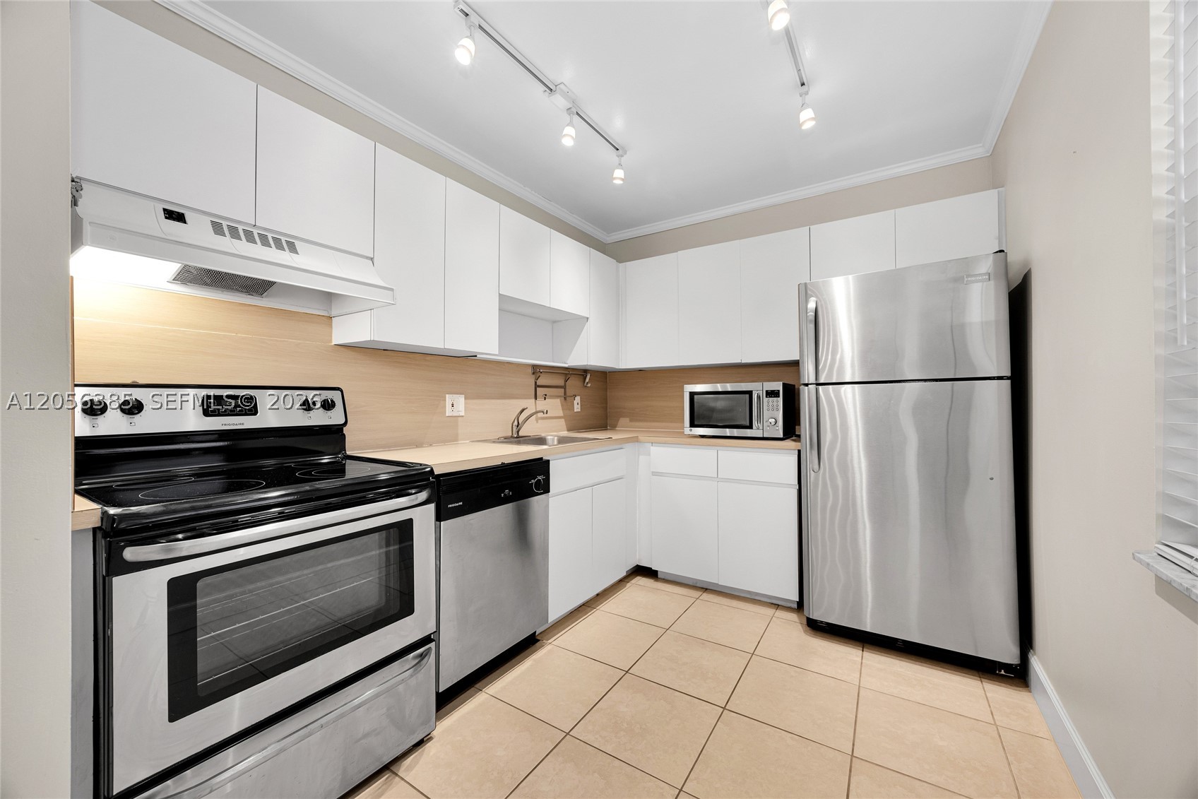 8261 SW 128th St #207, Pinecrest FL 33156