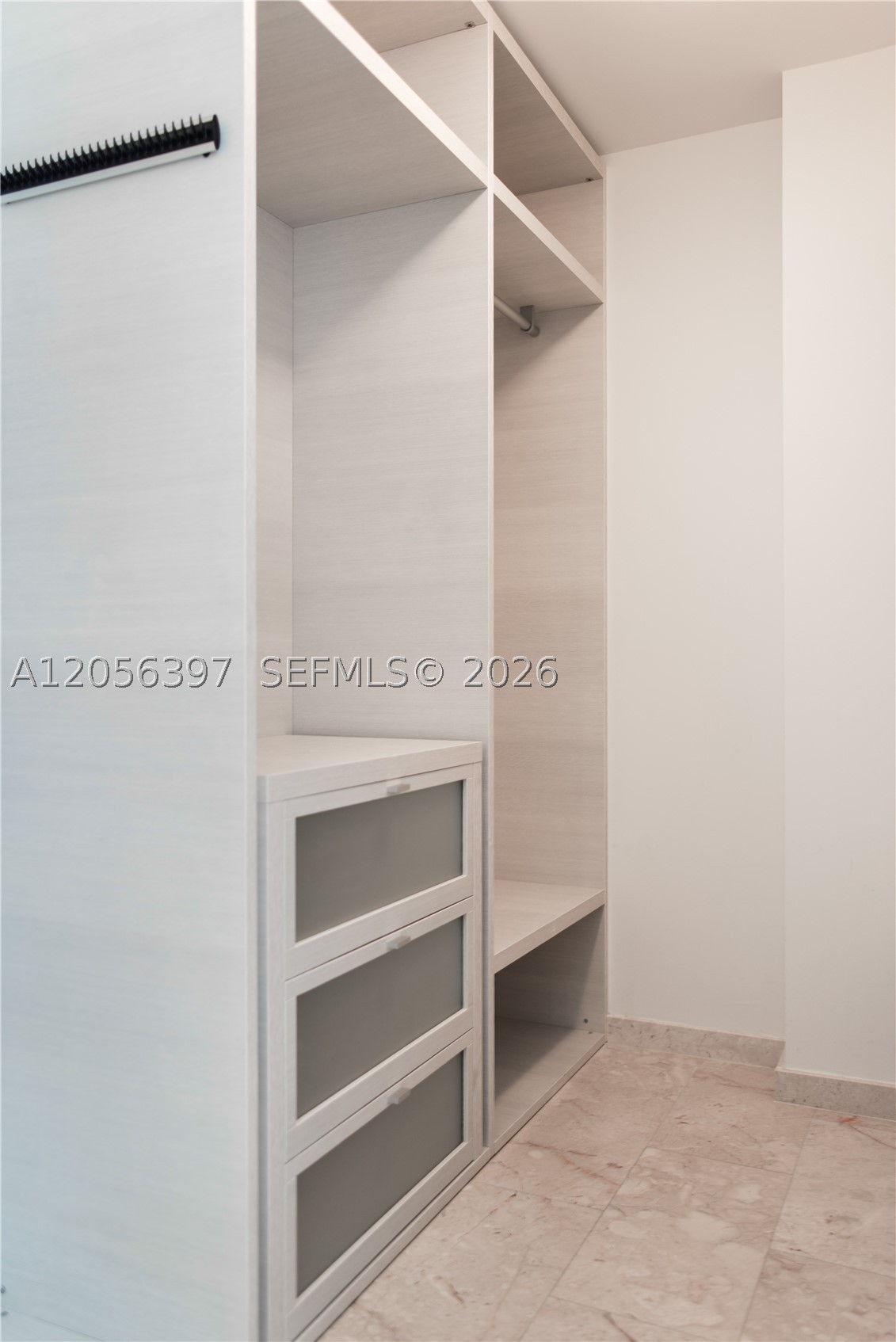68 SE 6th St #3908, Miami FL 33130