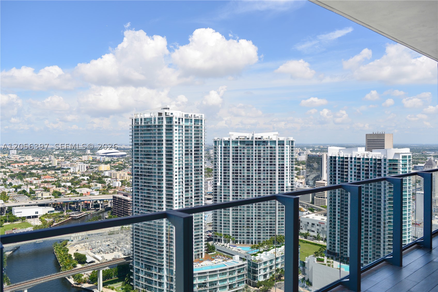 68 SE 6th St #3908, Miami FL 33130