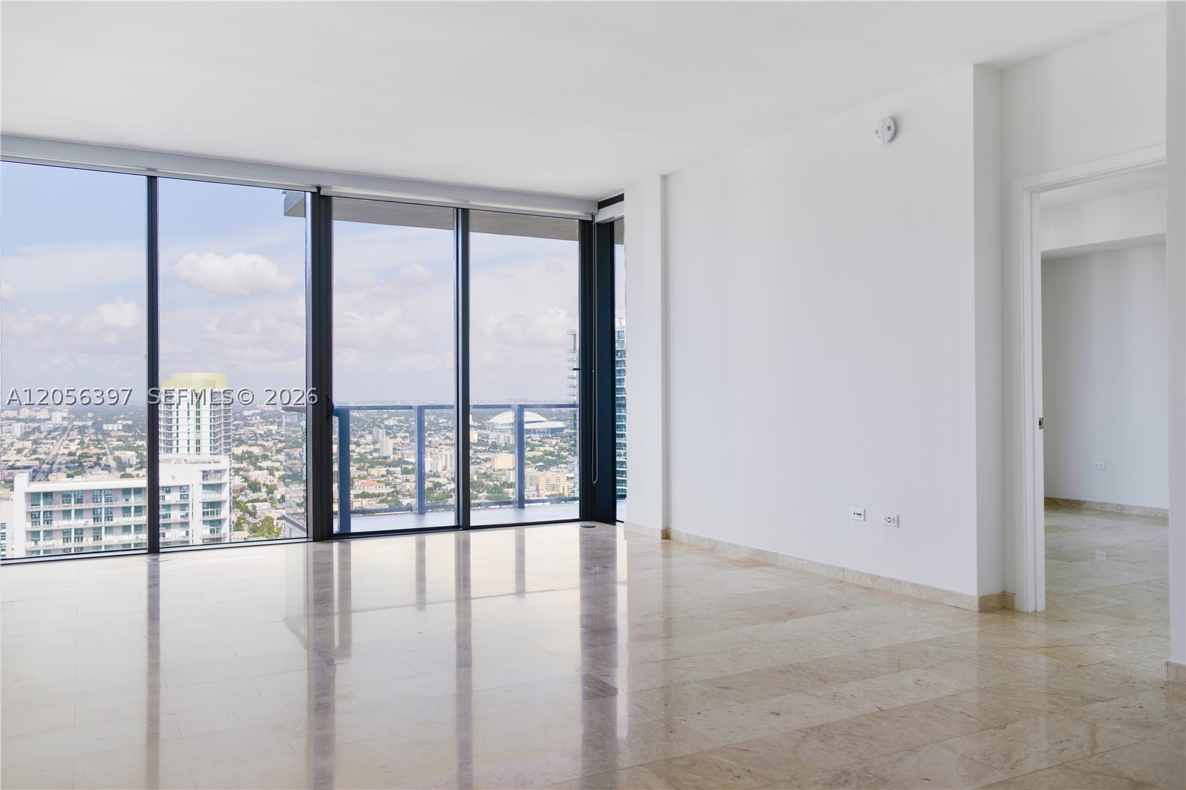 68 SE 6th St #3908, Miami FL 33130