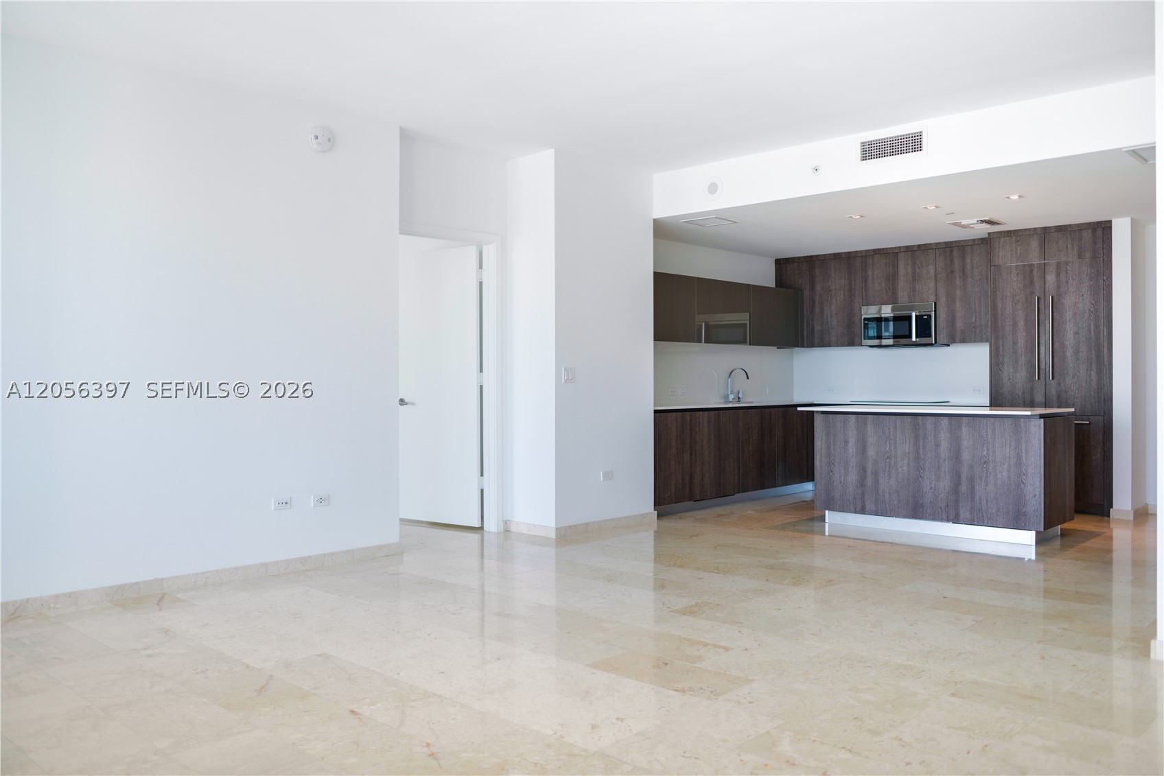 68 SE 6th St #3908, Miami FL 33130
