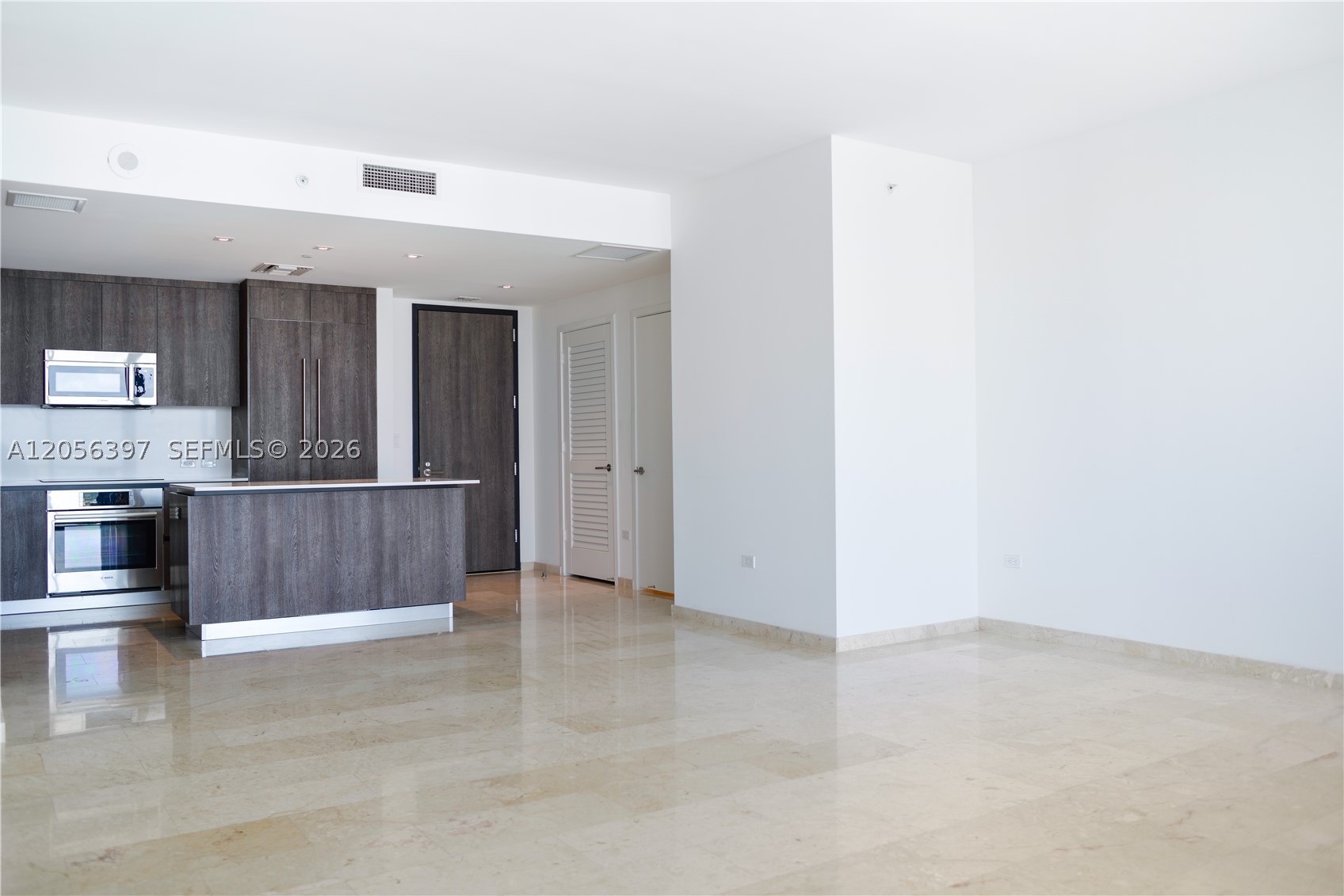 68 SE 6th St #3908, Miami FL 33130