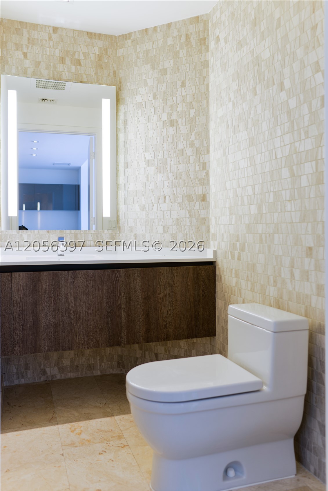 68 SE 6th St #3908, Miami FL 33130