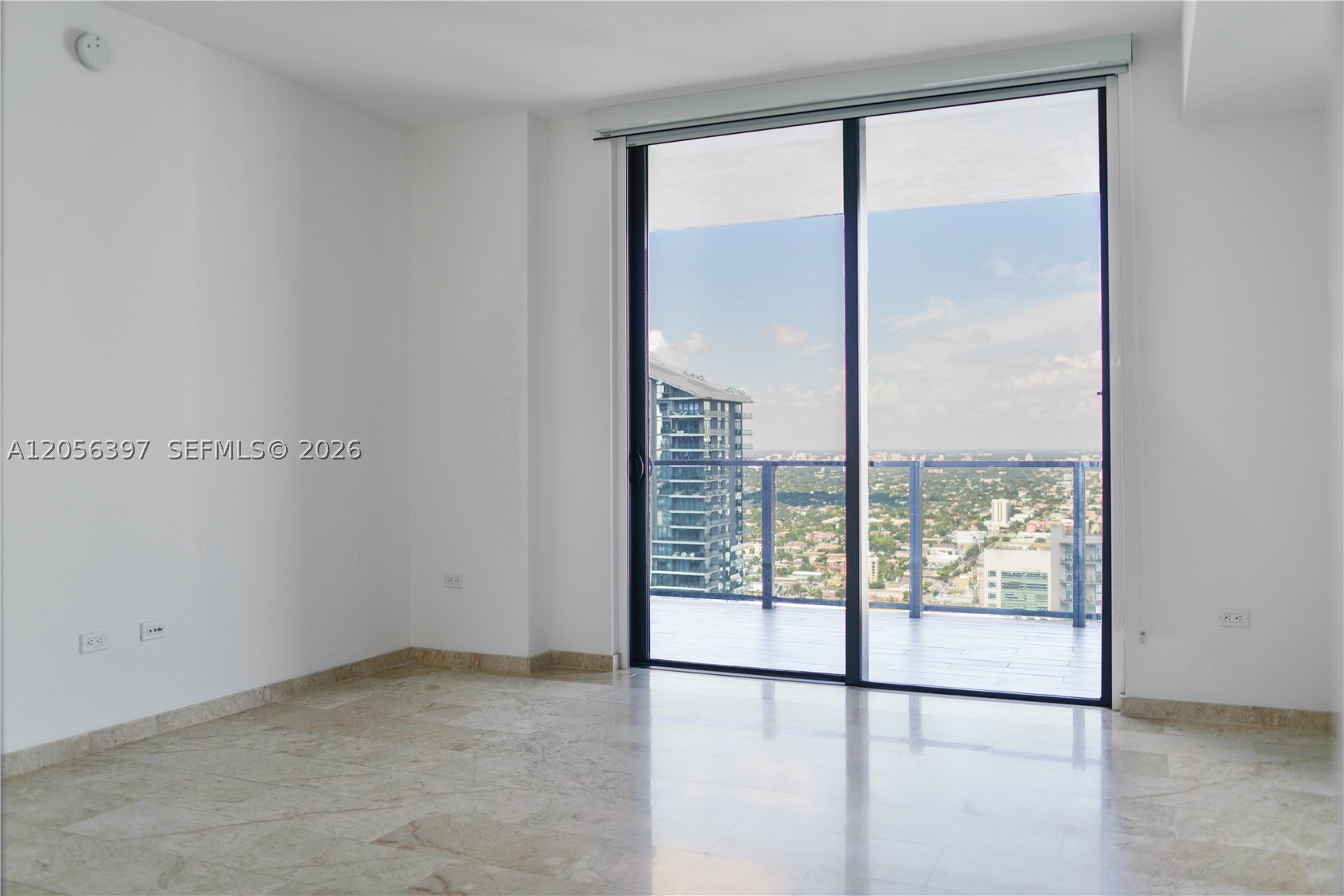 68 SE 6th St #3908, Miami FL 33130