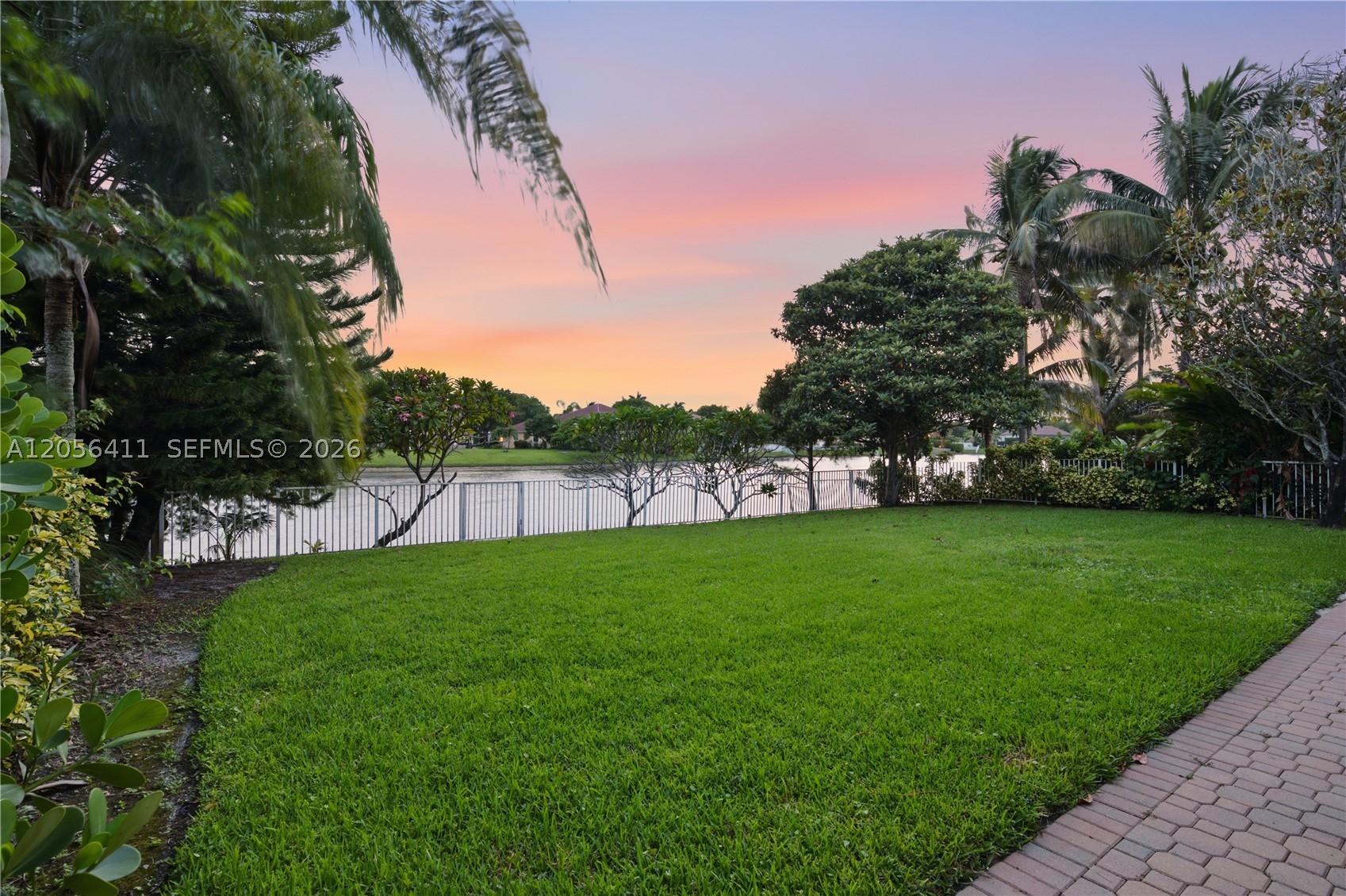 1032 NW 139th Ter, Pembroke Pines FL 33028