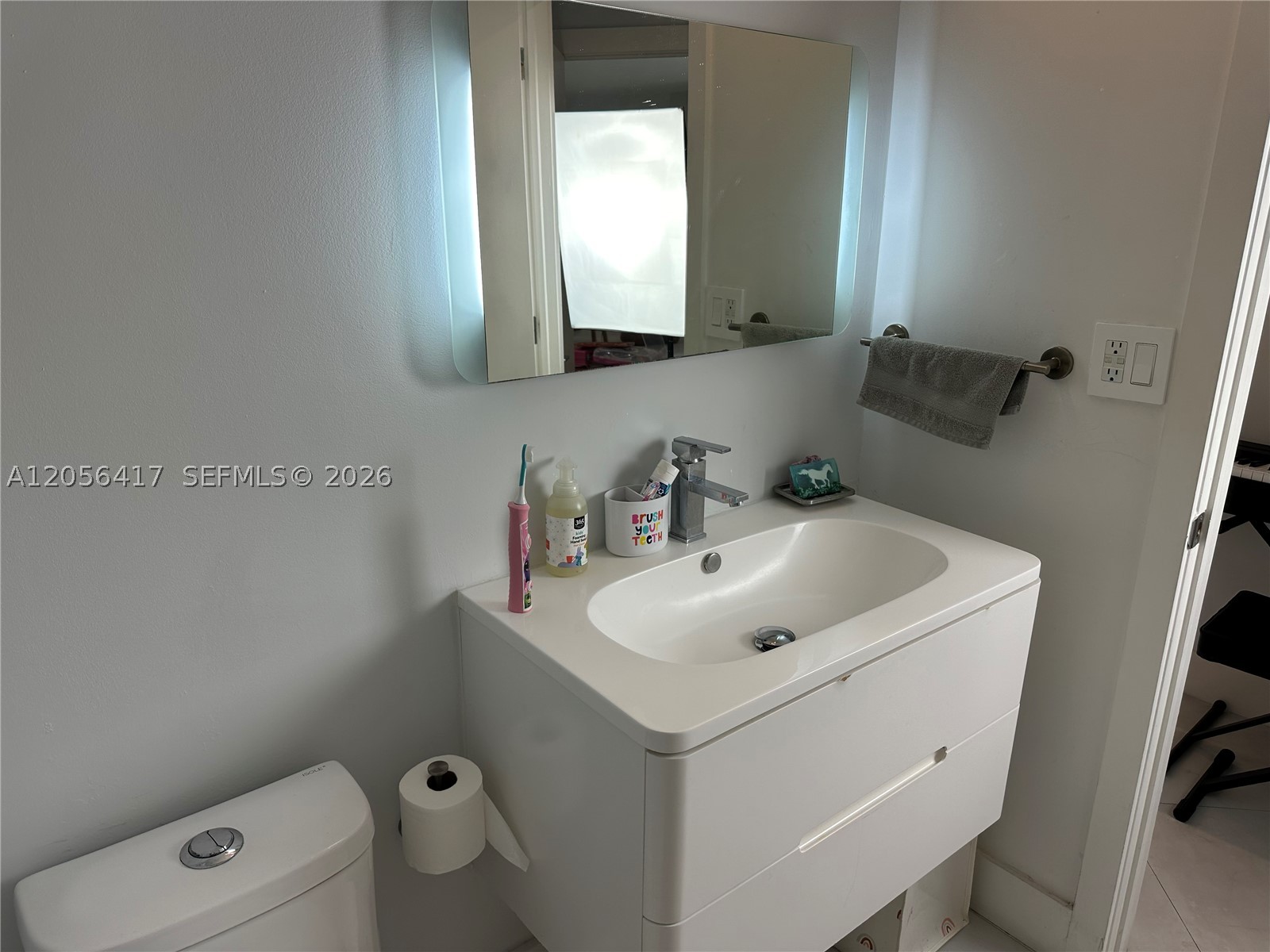 888 Brickell Key Dr #700, Miami FL 33131