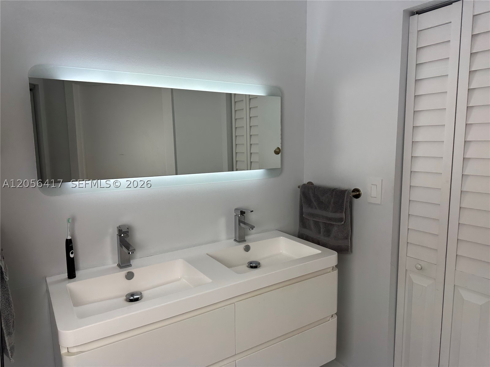 888 Brickell Key Dr #700, Miami FL 33131