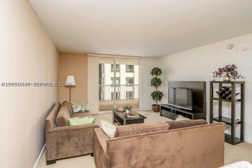1200 Brickell Bay Dr #1518, Miami FL 33131