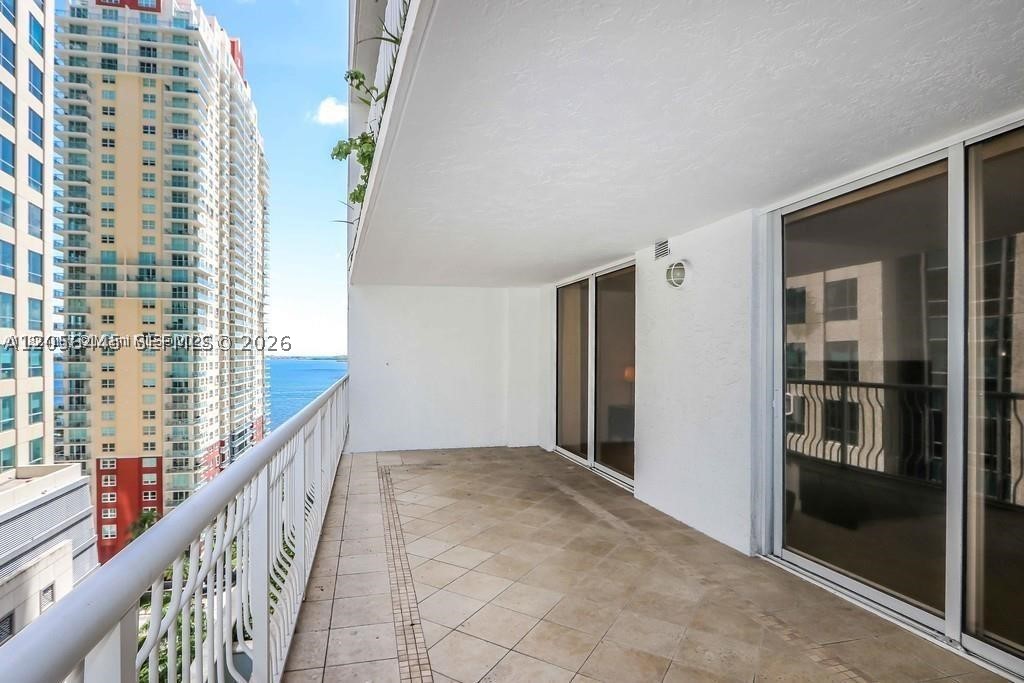 1200 Brickell Bay Dr #1518, Miami FL 33131