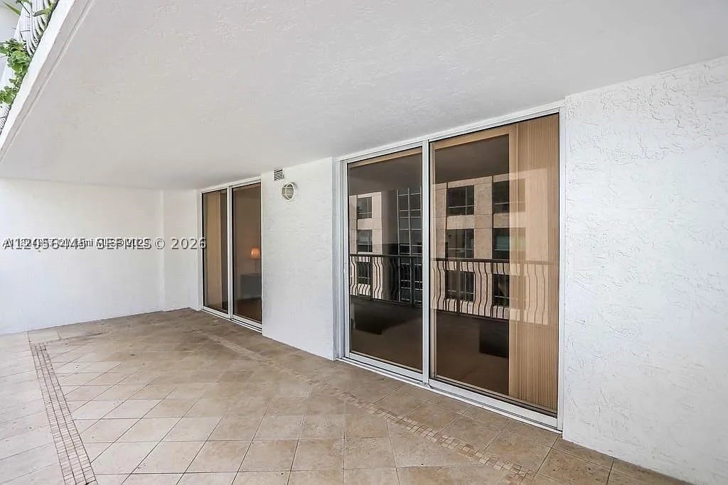 1200 Brickell Bay Dr #1518, Miami FL 33131