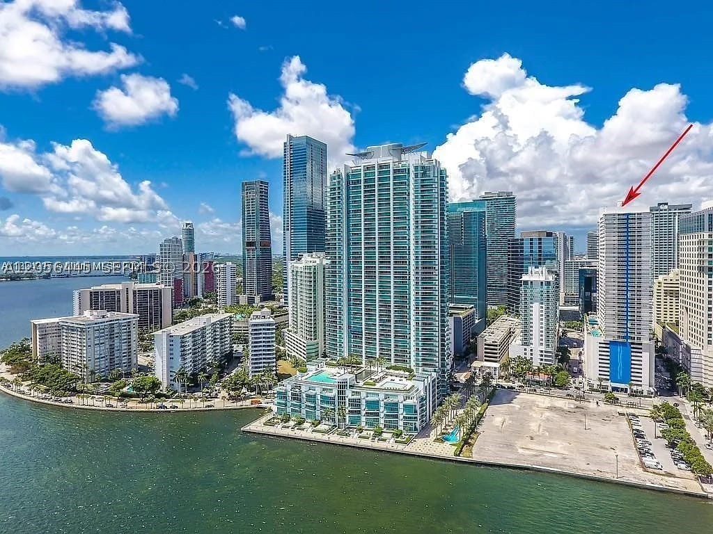 1200 Brickell Bay Dr #1518, Miami FL 33131