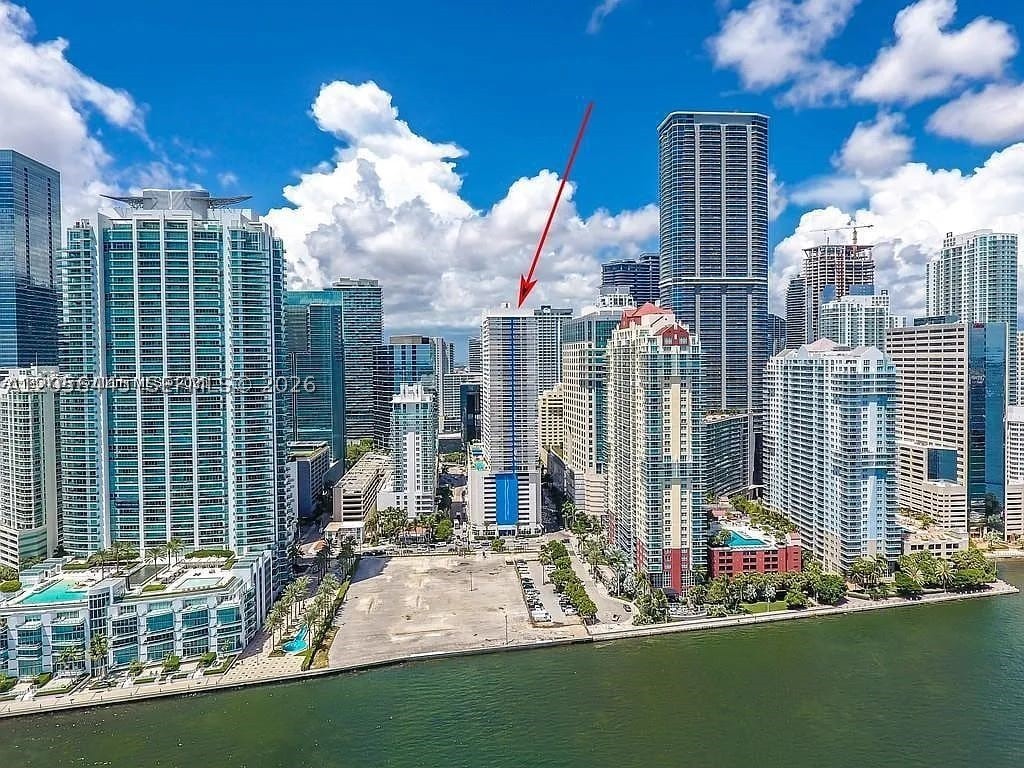 1200 Brickell Bay Dr #1518, Miami FL 33131